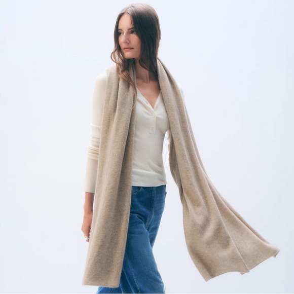 White + Warren Cashmere Travel Wrap - Picture 3 of 5